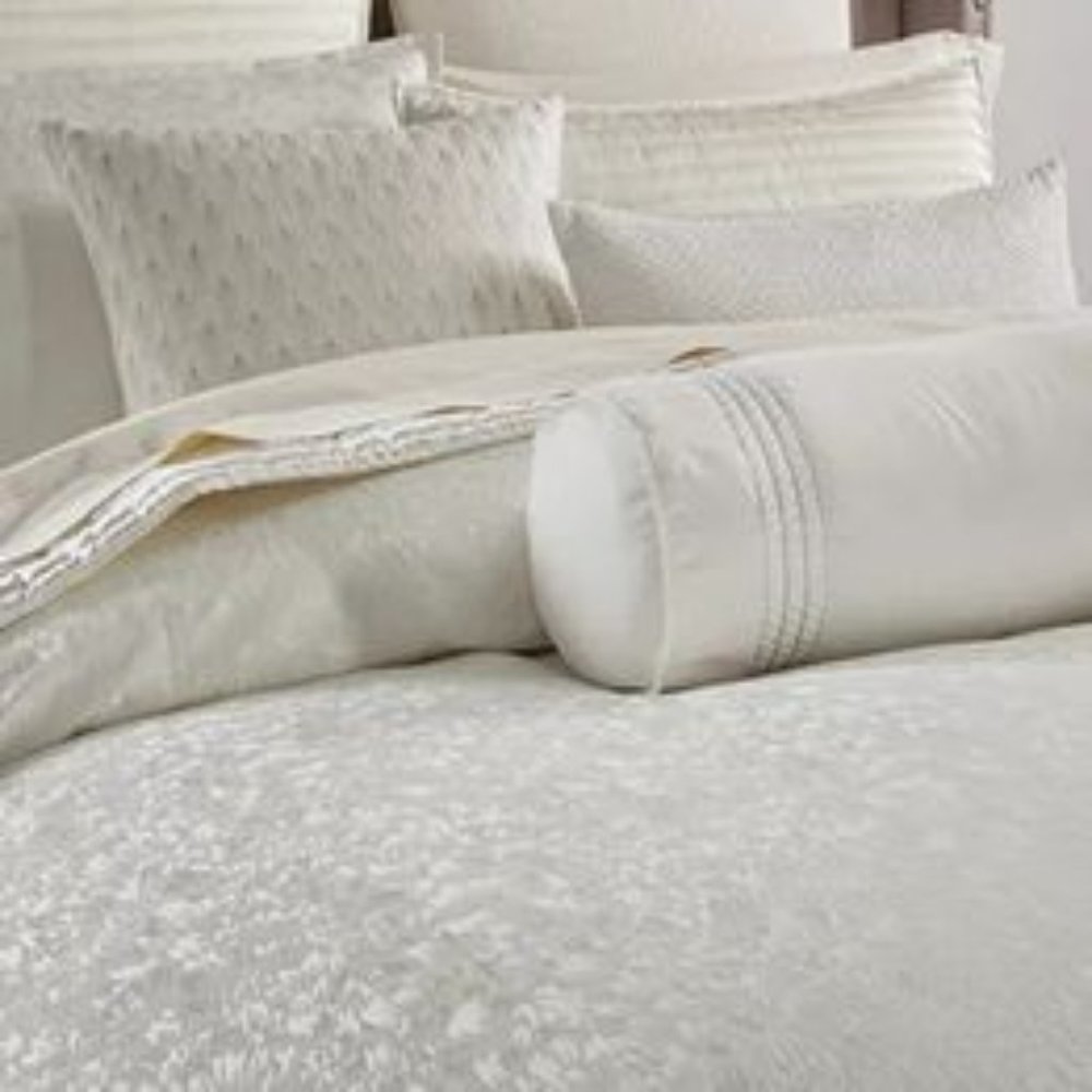 Plume FULL/QUEEN ~ Macy's "Hotel Collection"